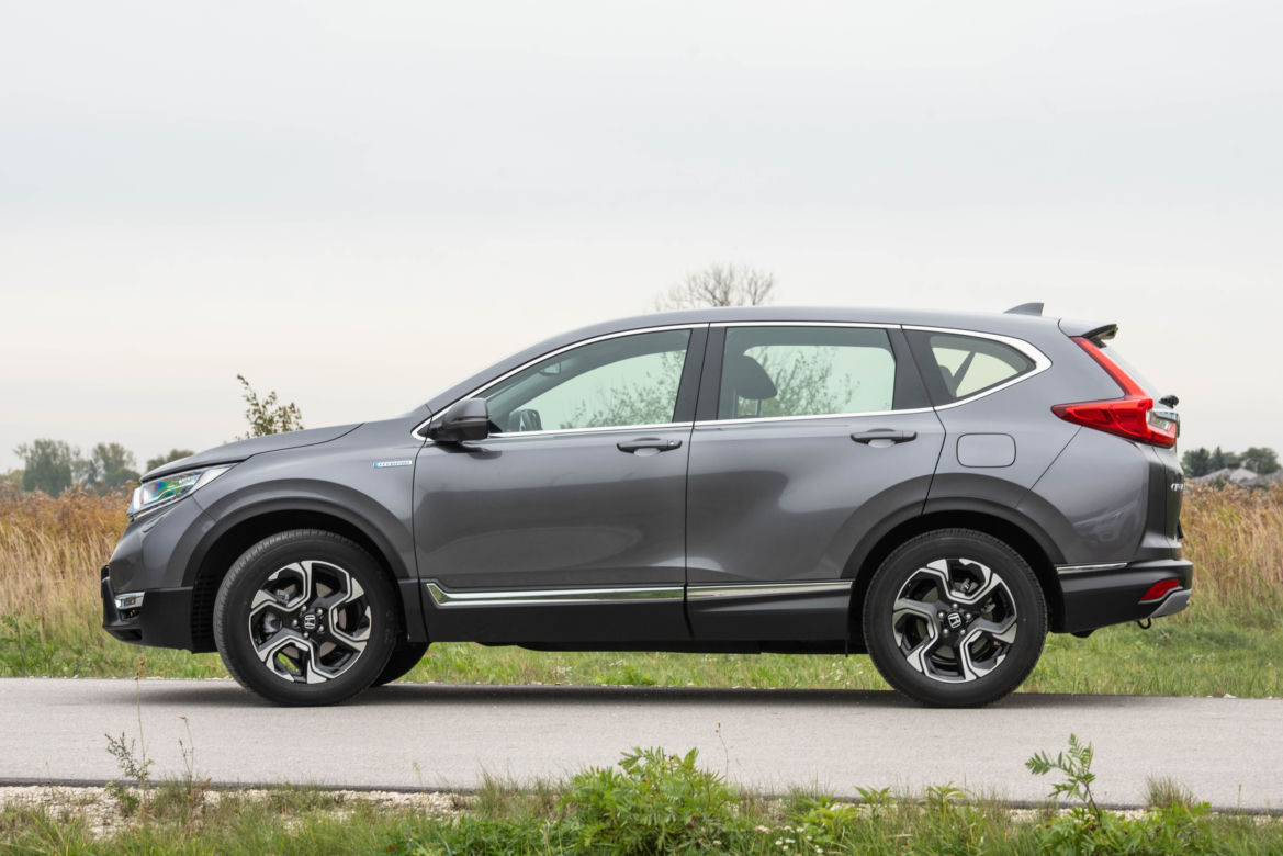 Subaru Forester e-BOXER vs Honda CR-V Hybrid