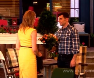 M jak miłość. Marek (Kacper Kuszewski), Anna (Tamara Arciuch)