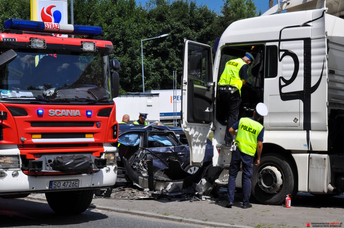Wypadek śmiertelny w Sosnowcu. Zginął kierowca audi