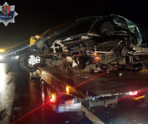 Zderzenie czołowe dwóch BMW na drodze krajowej nr 3