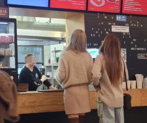 Joanna Krupa z siostrą Martą. Zjadły w mlecznym i poszły po patelnię