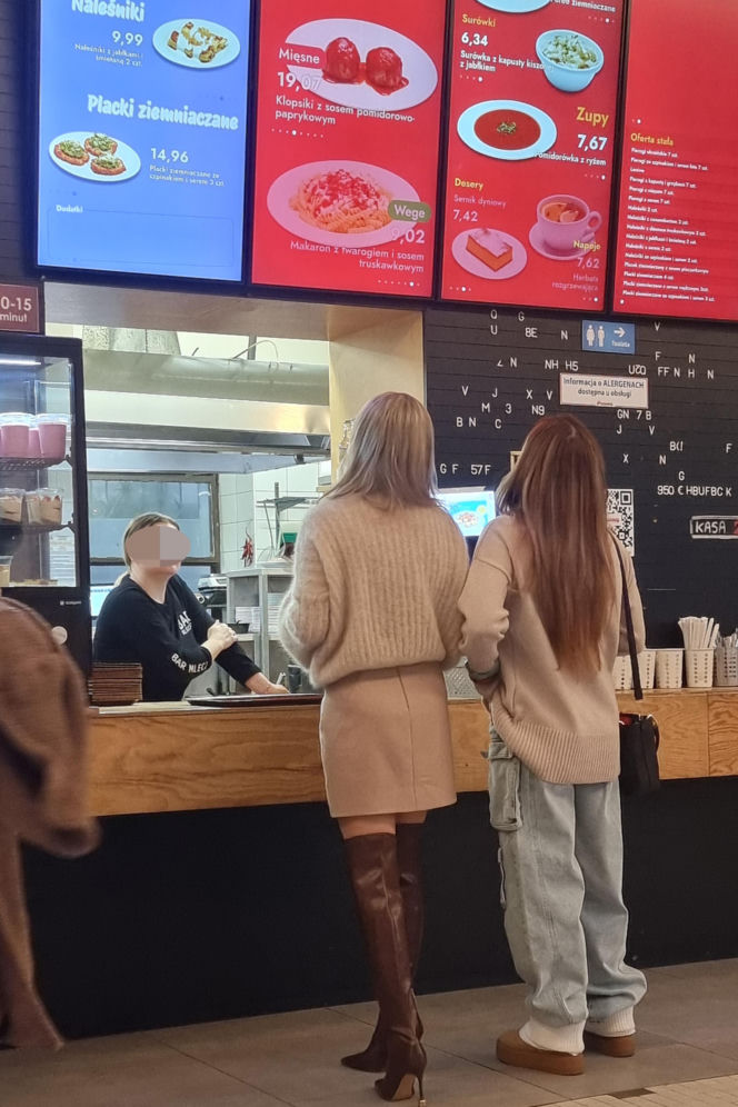 Joanna Krupa z siostrą Martą. Zjadły w mlecznym i poszły po patelnię