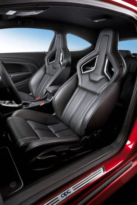 Opel Astra OPC 2012