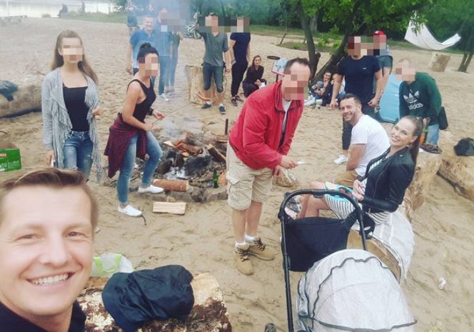 Rafał Mroczek świętuje urodziny z narzeczoną Joanną i przyjaciółmi