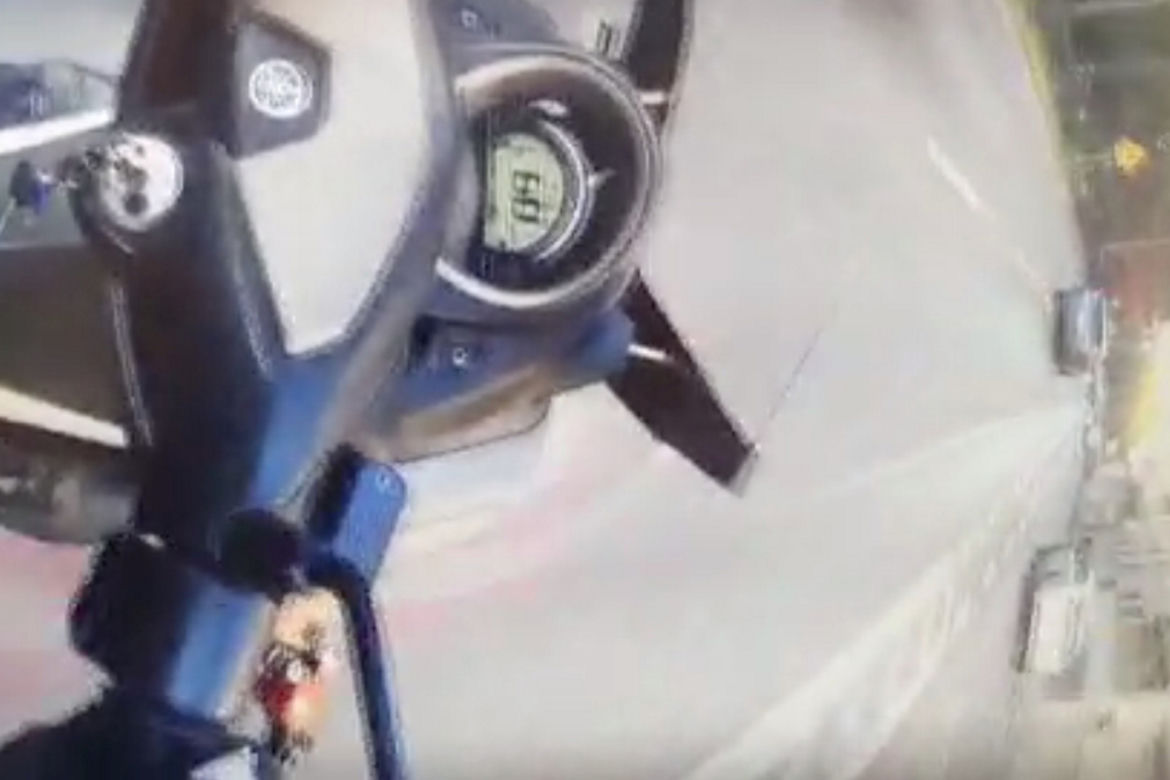 Motocyklista nie dał za wygraną! 