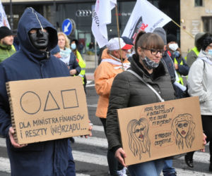 Pod KPRM protestują pracownicy budżetówki