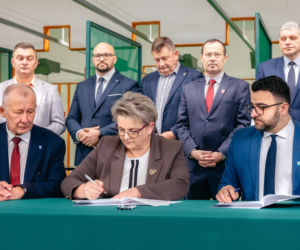 Powiat rzeszowski i łańcucki z porozumieniem o wsparciu w kryzysach. Chodzi o sprzęt, logistykę i ewakuację