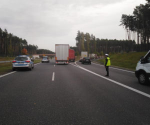 Wypadek wojskowej ciężarówki na S8 pod Kępnem