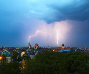 Pogodowy armagedon w Polsce. Zacznie się w samo południe. IMGW bije na alarm