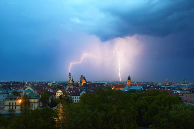 Pogodowy alarm dla Polski! Burze, ulewy i grad uderzą w 11 województw