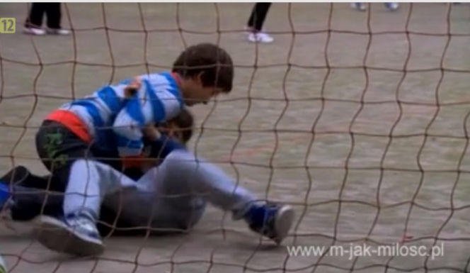 M jak miłość. Antek (Jakub Jankiewicz), Mateusz (Krystian Domagała)