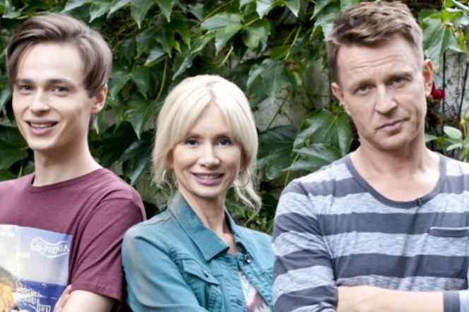 Pierwsza miłość. Ewa (Ewa Gawryluk), Michał (Wojciech Błach), Krystian (Patryk Pniewski)