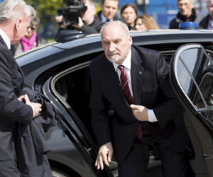 Antoni Macierewicz limuzynaAntoni Macierewicz