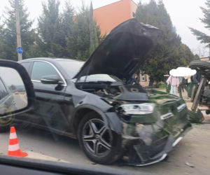 Zderzenie ciągnika rolniczego z Mercedesem w Starachowicach. 75-latek w szpitalu