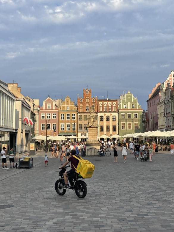 Tłumy na Starym Rynku. Tak poznaniacy spędzają letnie weekendy