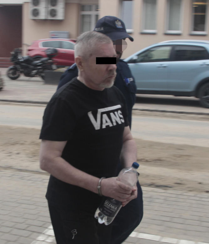 Zabił ratownika, bo „urwał mu się film”. Szokujące sceny w sądzie Proces wstrzymany!