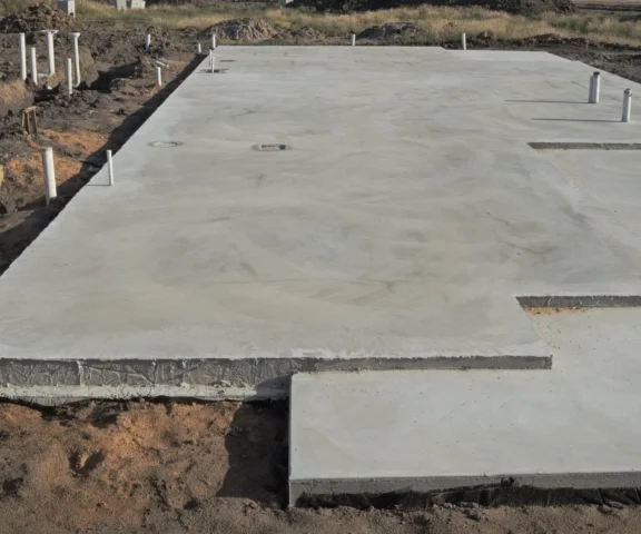 Ile kosztuje początek budowy domu? Sprawdzamy ceny fundamentów