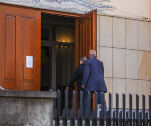 Ochroniarz pamiętał o 70. Pawłowicz 