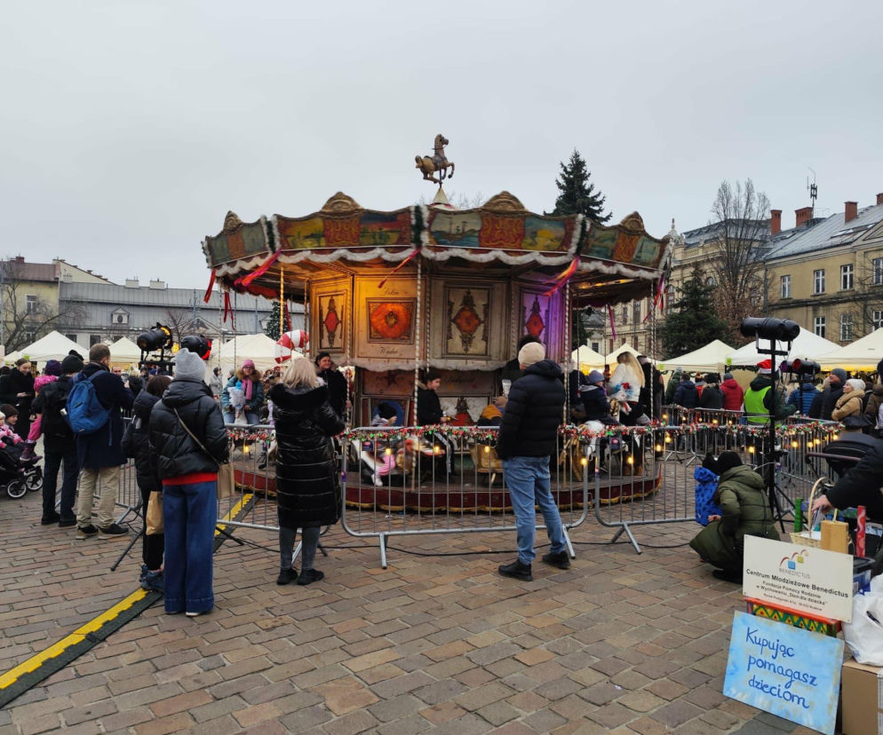 Tłumy na jarmarku na Podgórzu. Ta niezwykła atrakcja jest dostępna tylko raz w roku