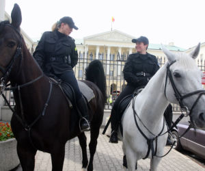 POLICJA KONNA