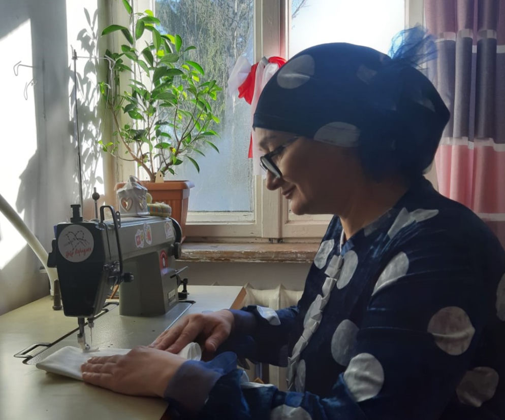 Khedi Alieva - organizatorka akcji podczas szycia
