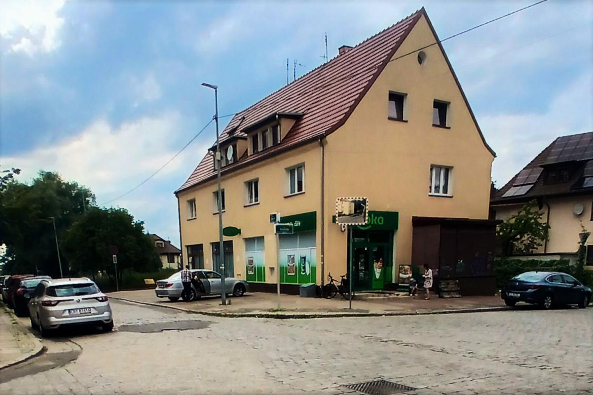 Płatny parking przy ul. Wita Stwosza w Szczecinie