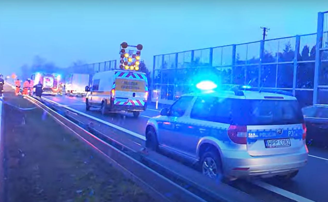 TIR spalił się doszczętnie w Ochabach na trasie DK 81