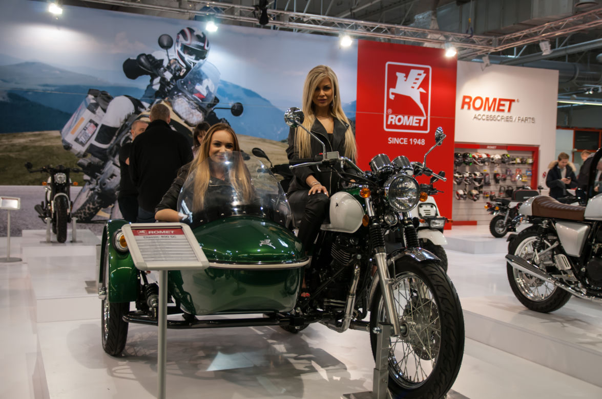 Hostessy na Warsaw Motorcycle Show