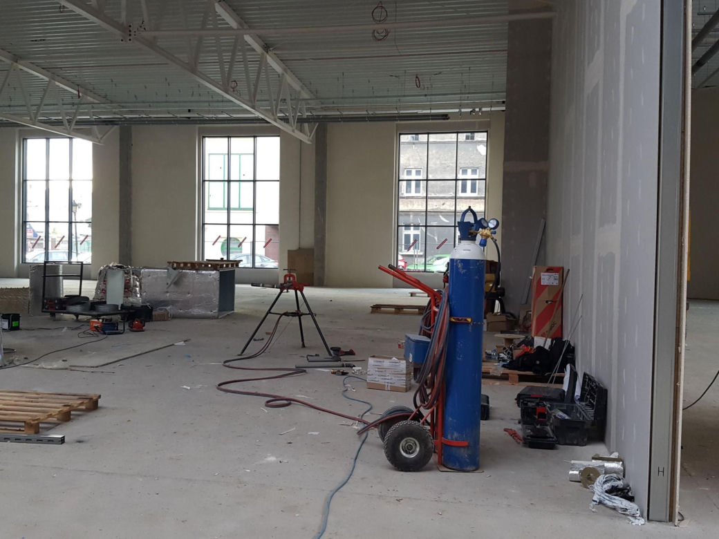 Galeria Goplana w Lesznie od środka. Za nieco ponad 3 miesiące otwarcie
