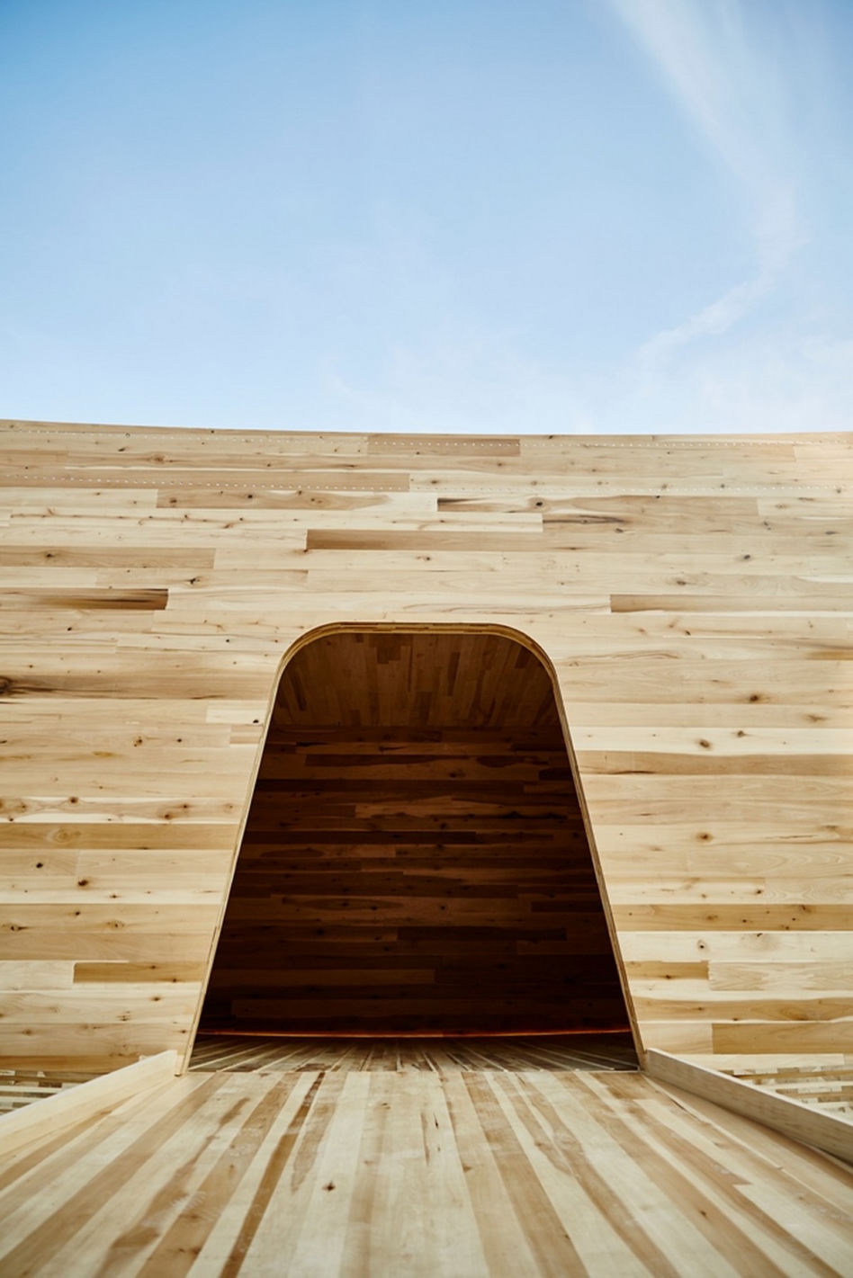 Instalacja „The Smile” projektu Alison Brooks