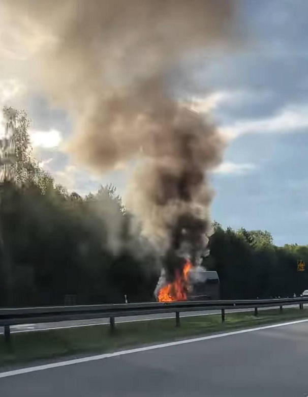 Autobus spłonął na A4. Dantejskie sceny na Opolszczyźnie
