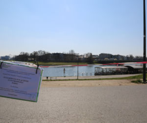 Przejmujący widok: Zamknięte Planty i bulwary nad Wisłą