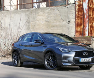 Infiniti Q30 Sport 2.0 Turbo AWD
