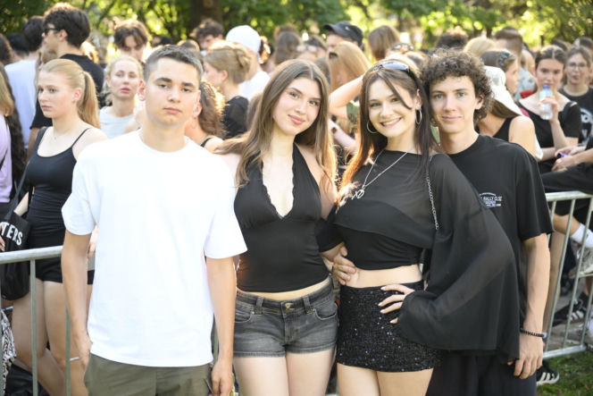 Fani w upale czekają na koncert The Weeknd. Tłumy w Warszawie