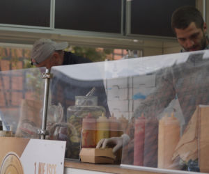 Festiwal Food Trucków 2021. Restauracje na kółkach zaparkowały na Wyspie Młyńskiej