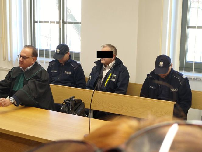 Ksiądz Ryszard G. w sądzie w Sosnowcu