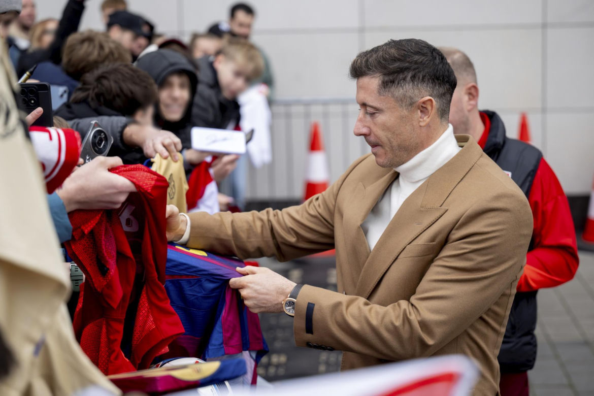 Robert Lewandowski z zegarkiem wartym kawalerkę przyjechał na kadrę! Na ręce miał prawdziwą fortunę