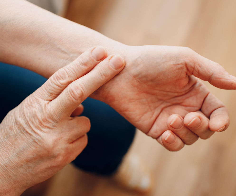 Boisz się udaru mózgu? Ten jeden prosty nawyk może uratować ci życie. Lekarze apelują o czujność