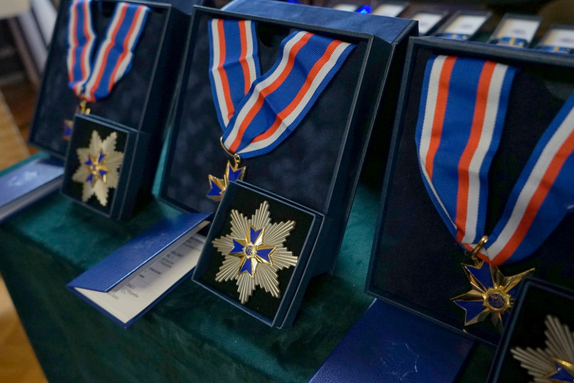Kryształowe serca dla policjantów z całego regionu