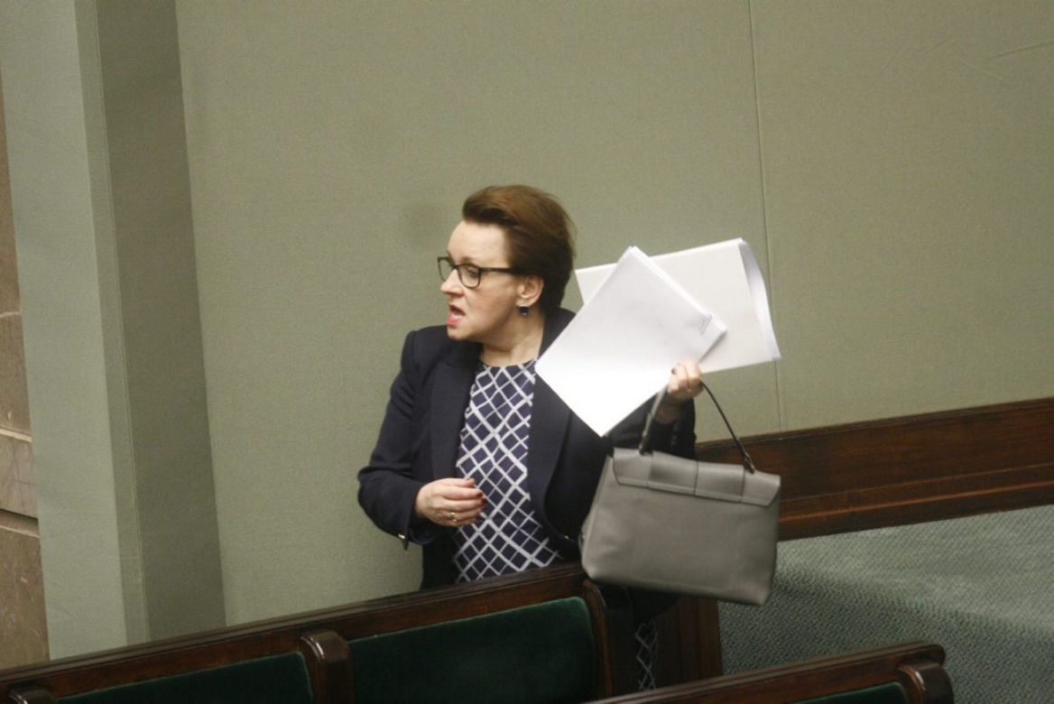 ZUPEŁNIE odmieniona Anna Zalewska! Jest nie do poznania