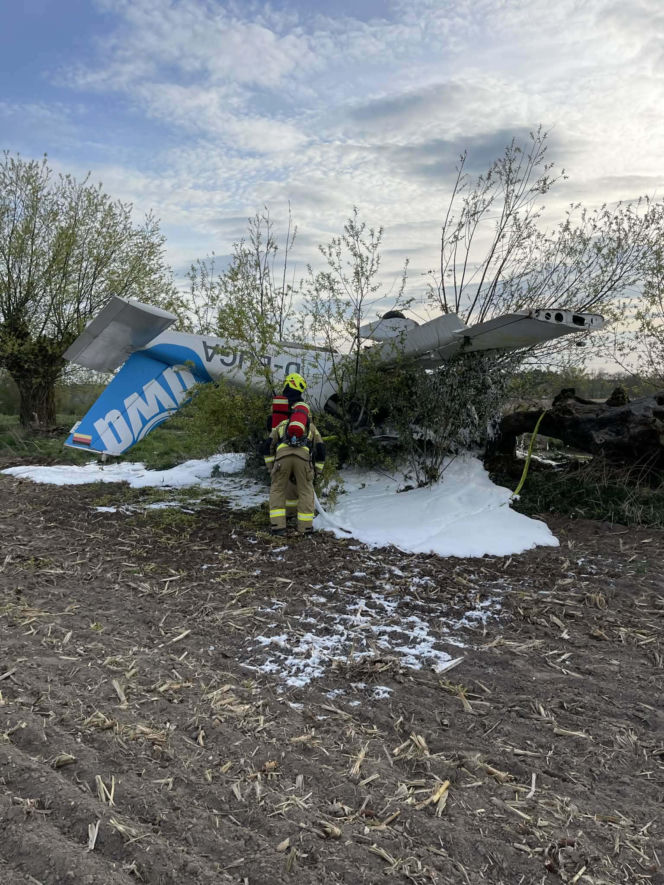Awaria w powietrzu i dramatyczne lądowanie. Dwie osoby na pokładzie