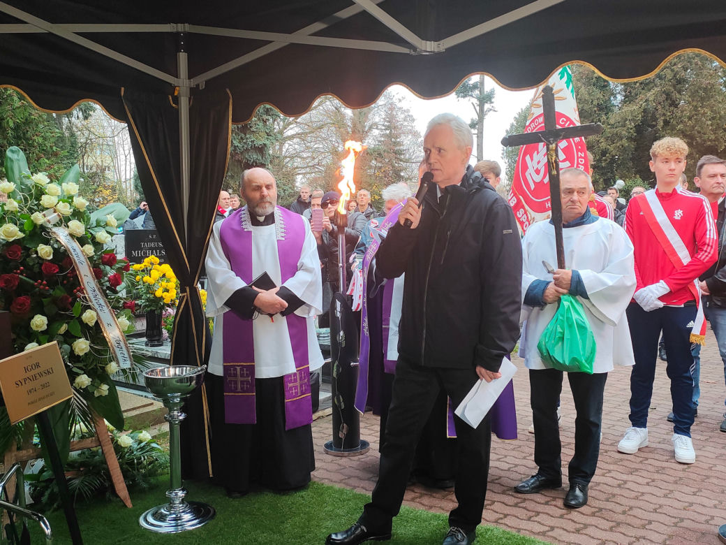 Pogrzeb Igora Sypniewskiego. Tłumy na ostatnim pożegnaniu byłego piłkarza