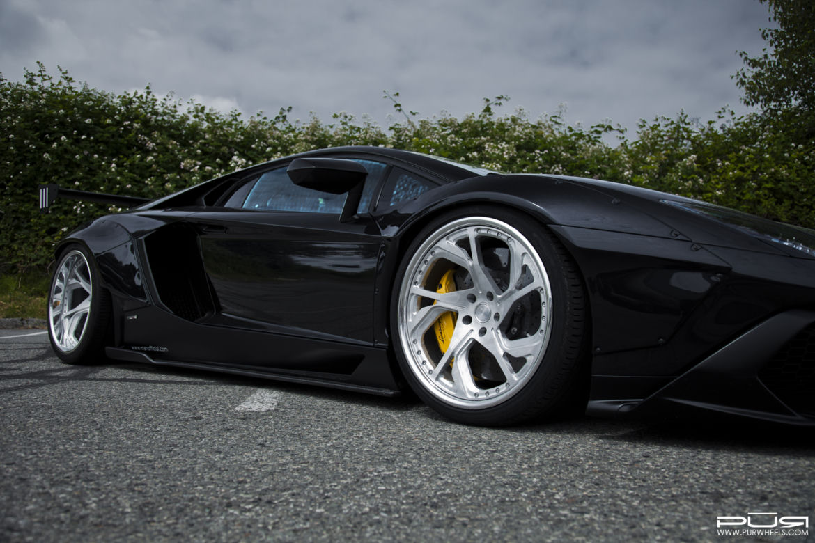 Lamborghini Aventador od SR Auto Group
