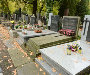 Skromny grób wielkiego aktora - Jan Kobuszewski