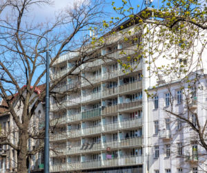 Blok przy Targowej 42 w Warszawie