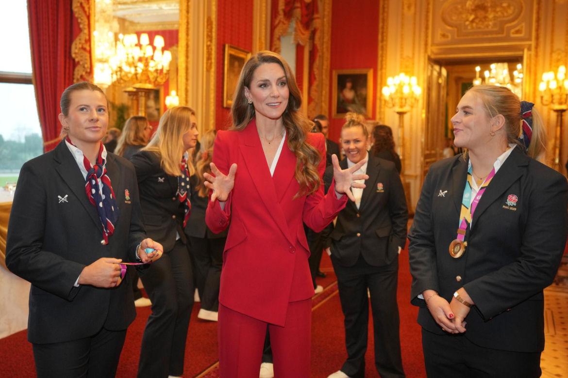  Stare zdjęcia księżnej Kate! Nie uwierzysz, jak się zabawiała