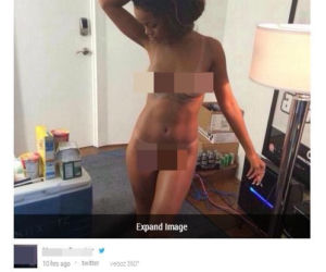 Rihanna nago