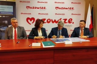 Podpisanie umowy na dotację unijną dla SPZOZ w Węgrowie na remont przychodni w Łochowie