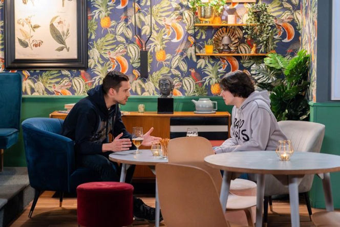 Pierwsza miłość, odcinek 4211. Florian (Michał Kurek), Filip (Dominik Smaruj)