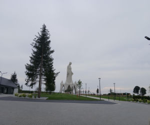 Gigantyczna figura prawie gotowy! 55-metrowa Maryja już przyciąga tłumy. Robi wrażenie